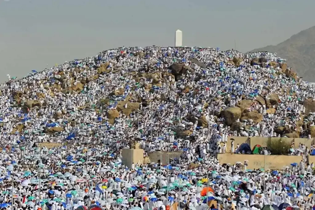 arafat staying Difference Between Hajj Tamattu and Umrah touran travel agency